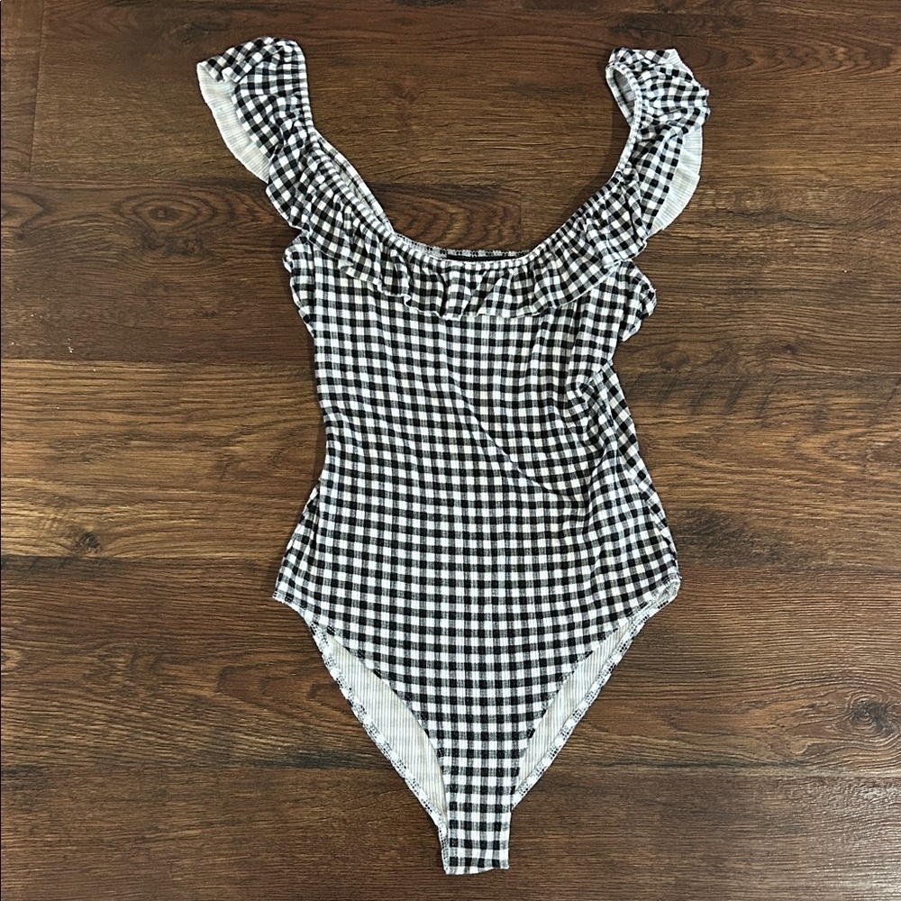 Forever 21 Black & White Gingham Bodysuit | Bodysuit | Black and White Checked